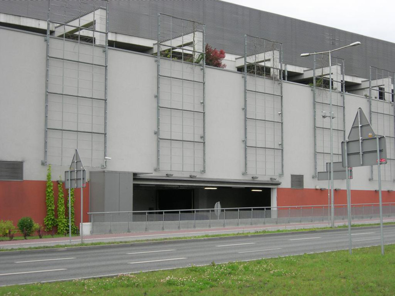 Dostawa i montaż przez firmę BRAMAR automatycznych bram harmonijkowych w centrum handlowym Focus Park w Bydgoszcz