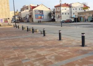 Słupki FADINI VIGILO zamontowane przez firme BRAMAR na Placu Jagiellońskim w Radomiu